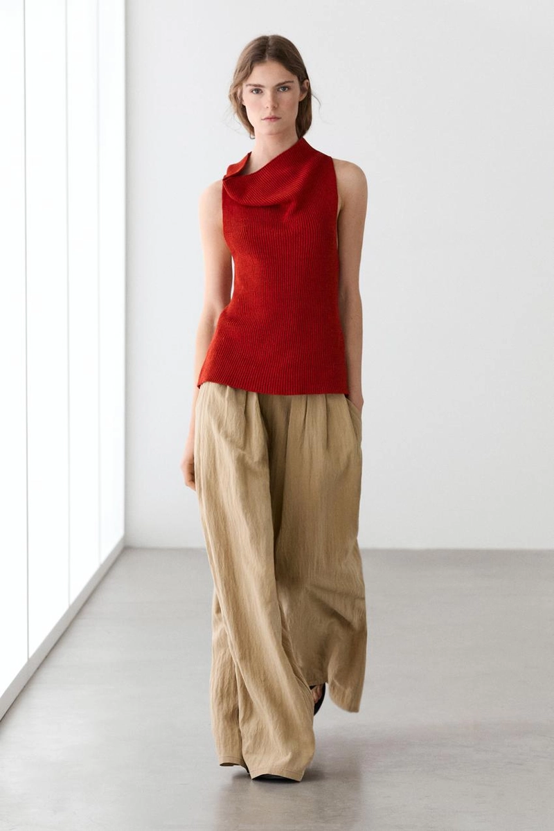 Брюки палаццо с накладными складками