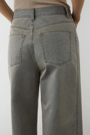 Джинсы с широкими штанинами из хлопка с деталями из денима- Заказать в России