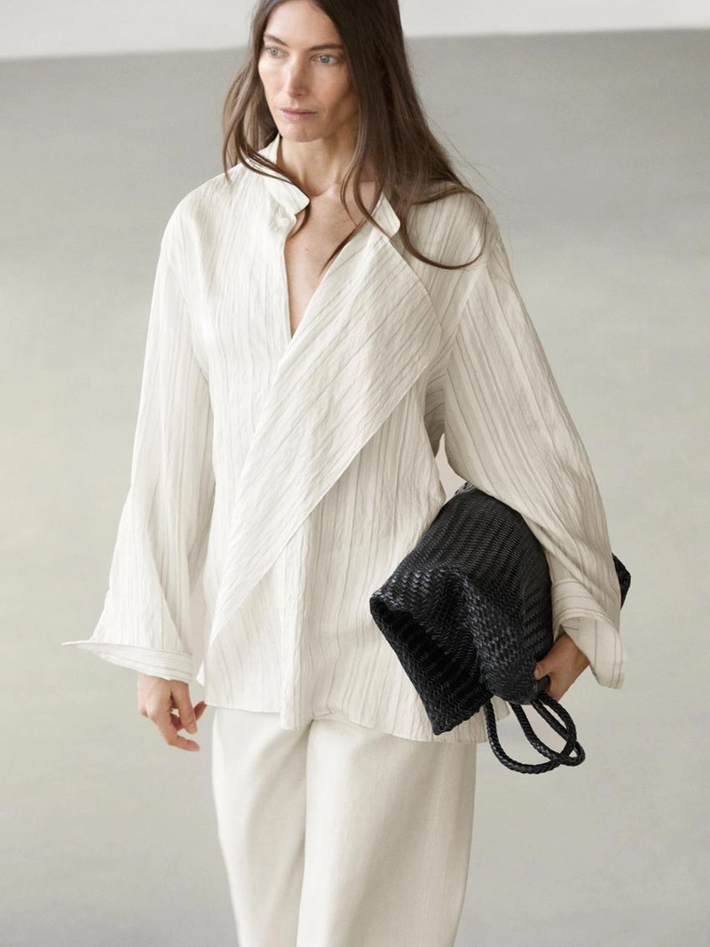 Рубашка с полосками и завязкой