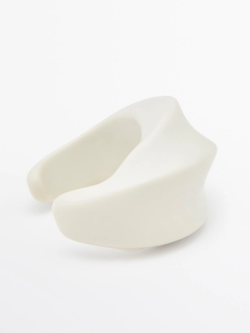 Широкий литой браслет