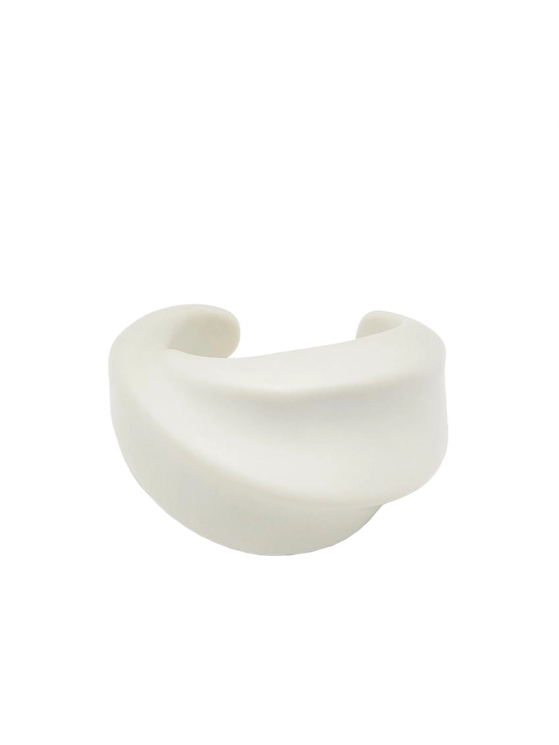 Широкий литой браслет