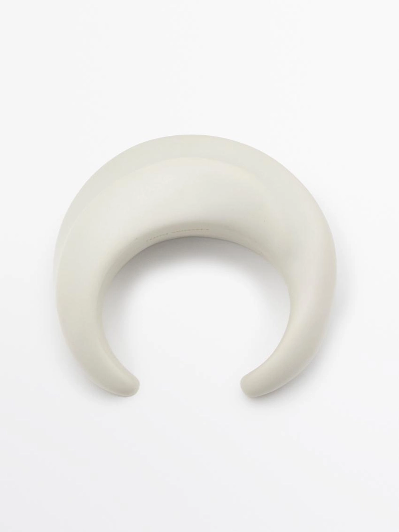 Широкий литой браслет