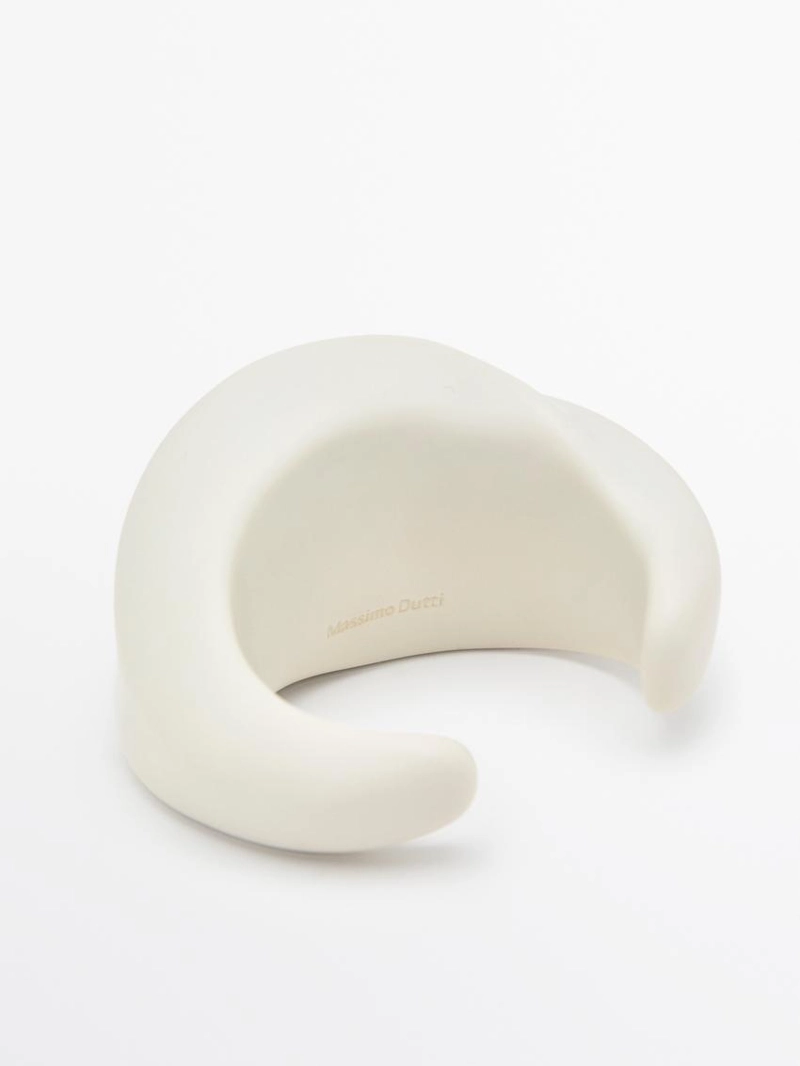 Широкий литой браслет