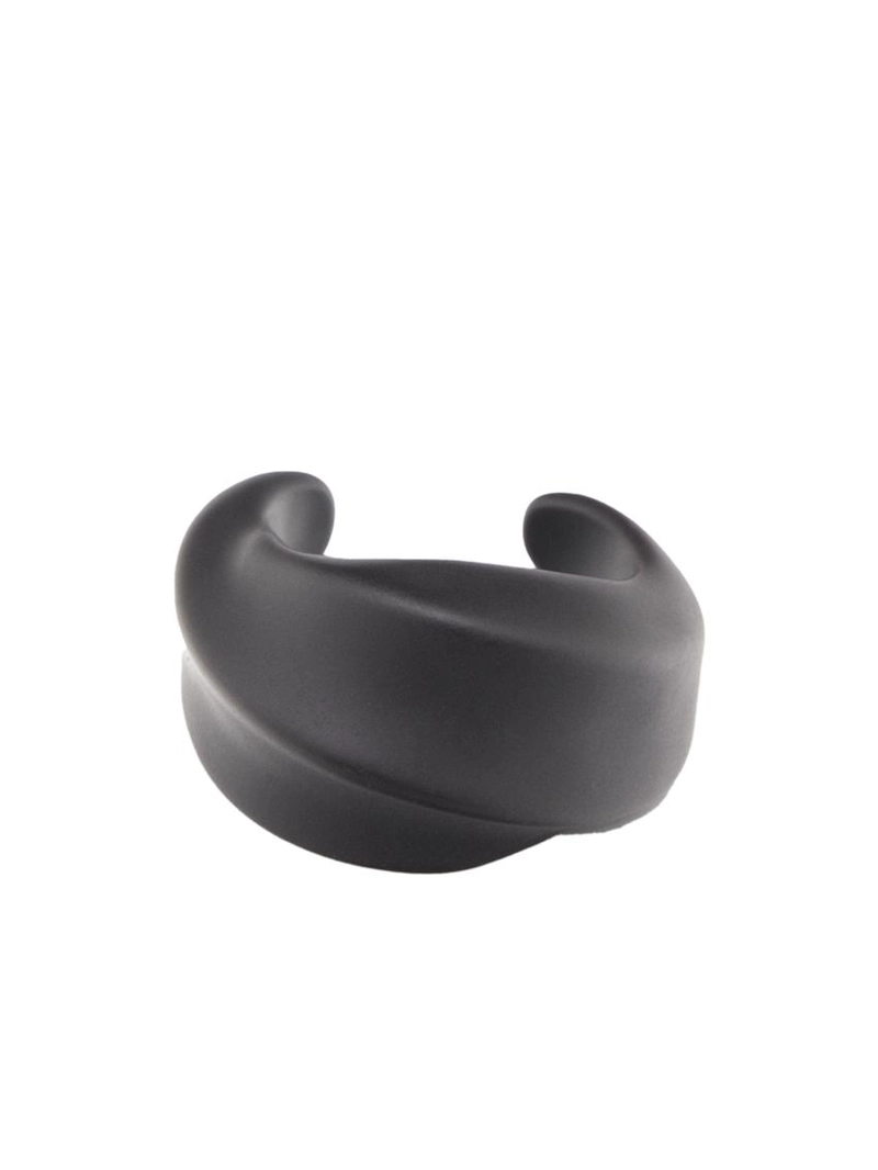 Широкий литьевой браслет