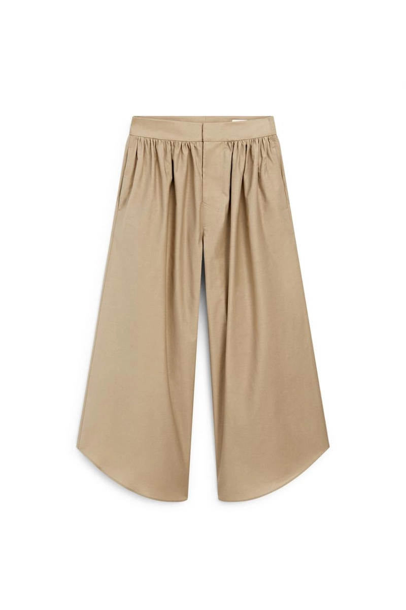 Брюки-капри с деталями в складку - лимитированная коллекция