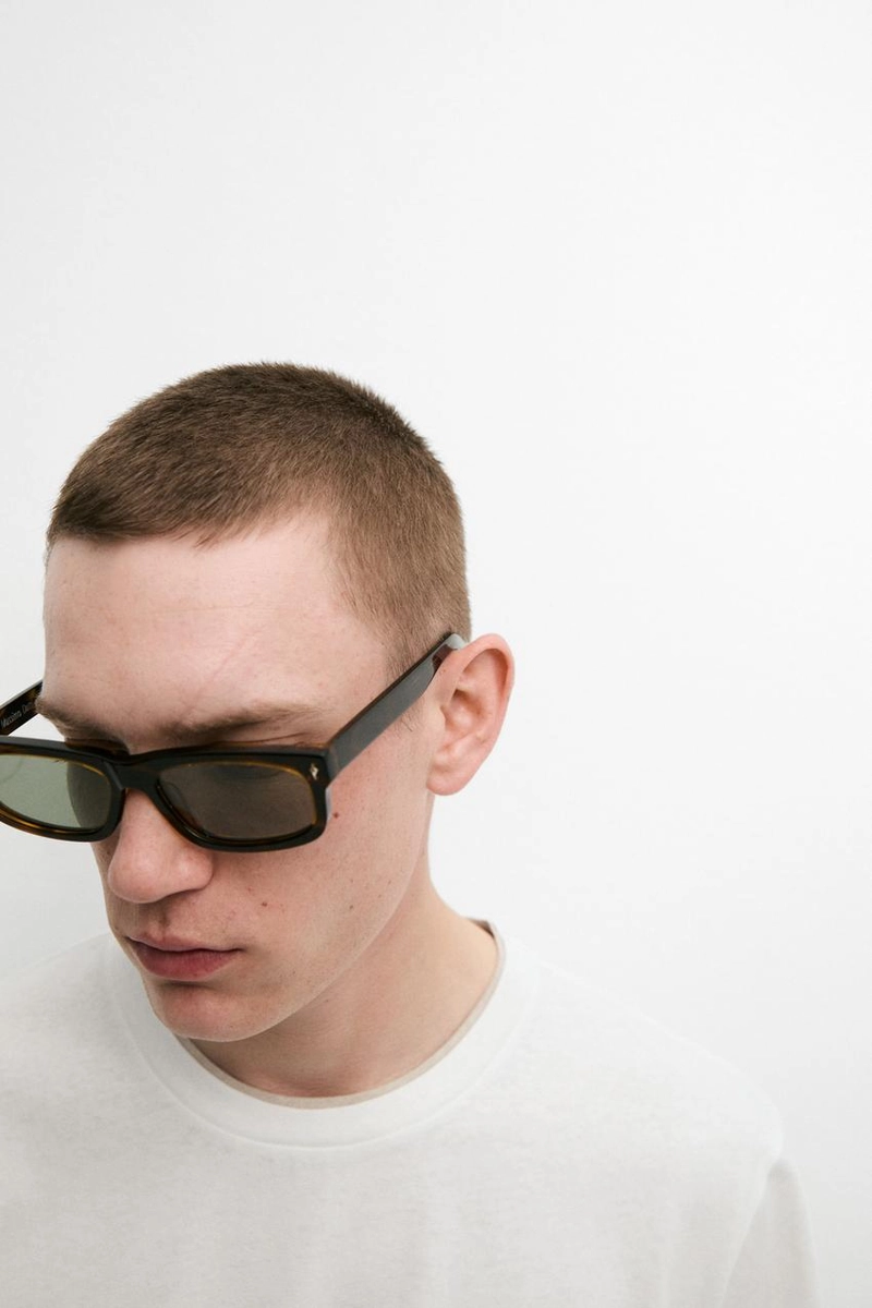 Футболка из льна и хлопка с двойным воротником