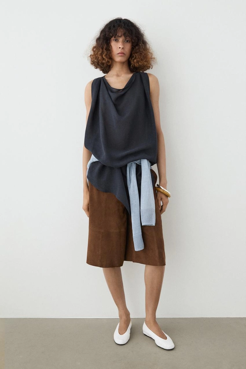 Топ из льняно-хлопковой ткани с асимметричным кроем