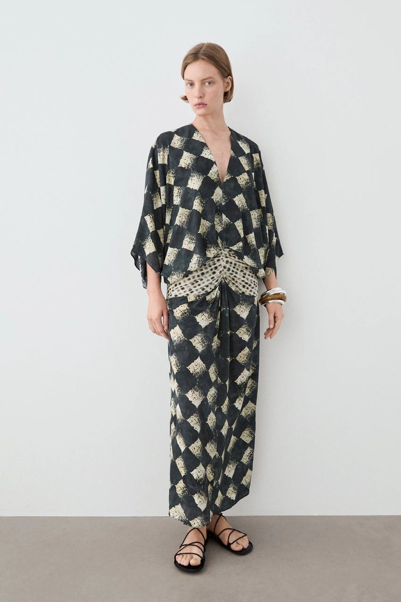 Платье с поясом на запах