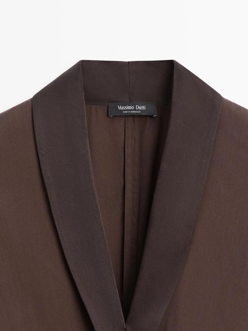 Платье с длинным рукавом и складками