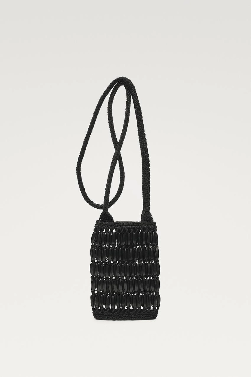 Женская сумка через плечо с деревянными деталями