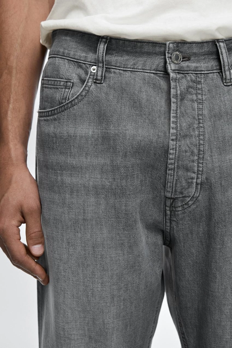 Легкие прямые джинсы