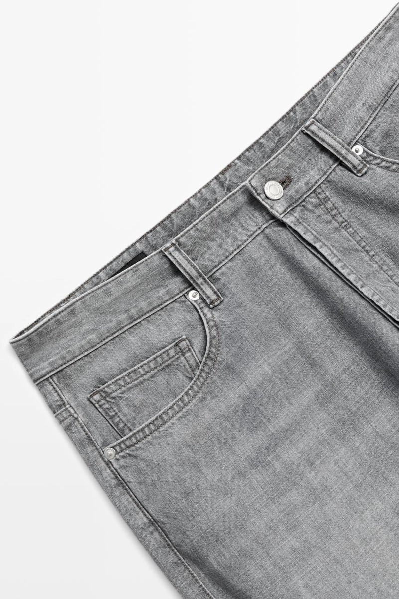 Легкие прямые джинсы