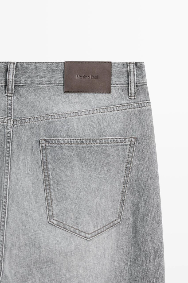 Легкие прямые джинсы