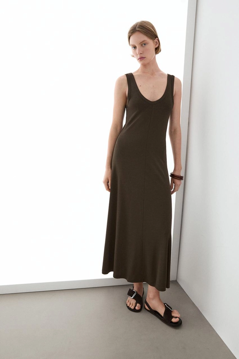 Платье миди с деталями центрального шва