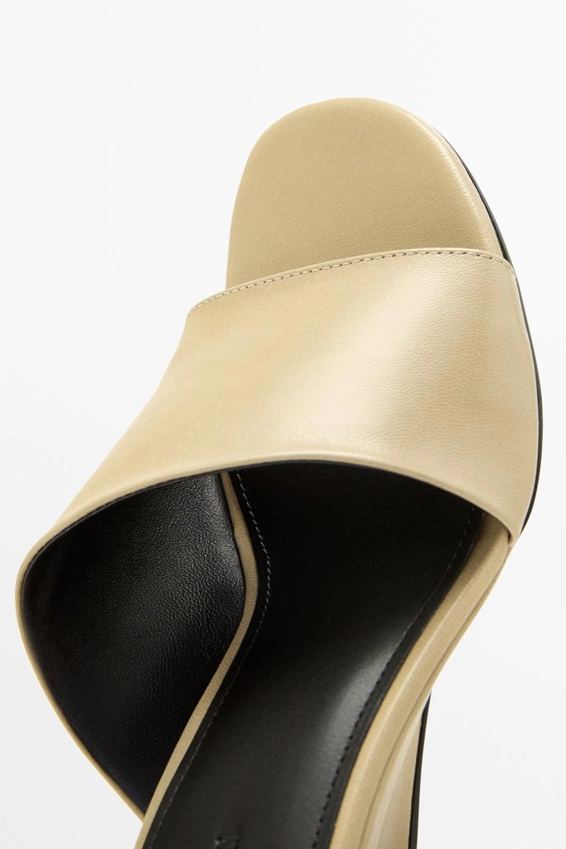 Сандалии на шнуровке с кожаным клинообразным каблуком