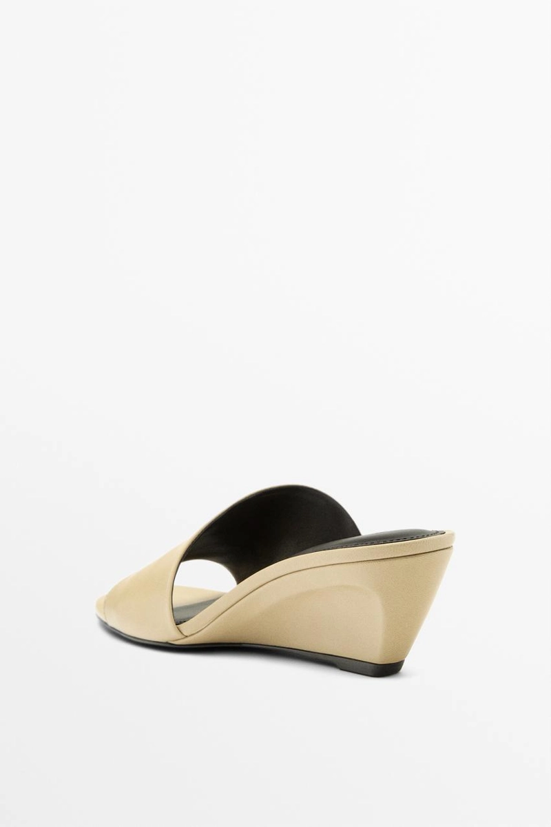 Сандалии на шнуровке с кожаным клинообразным каблуком