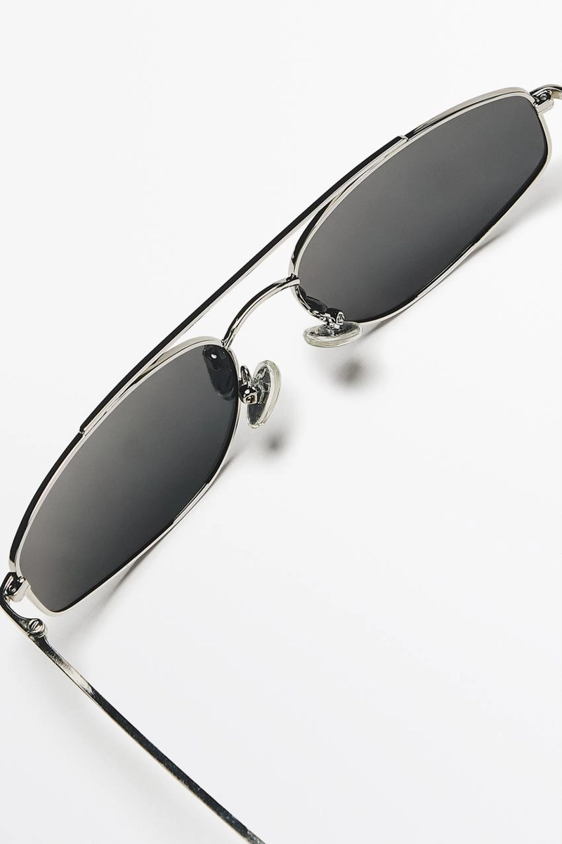 Солнечные очки из металла