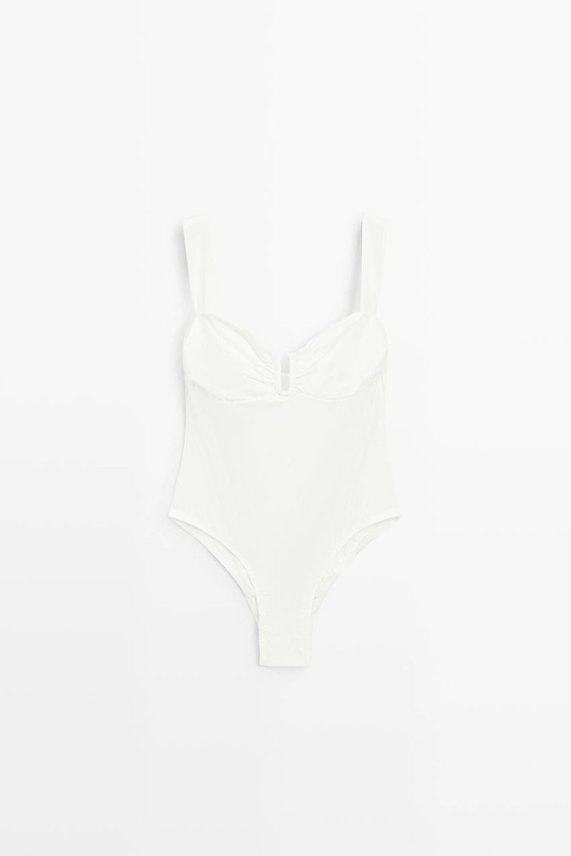 Купальник с прямым вырезом