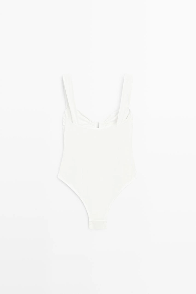 Купальник с прямым вырезом