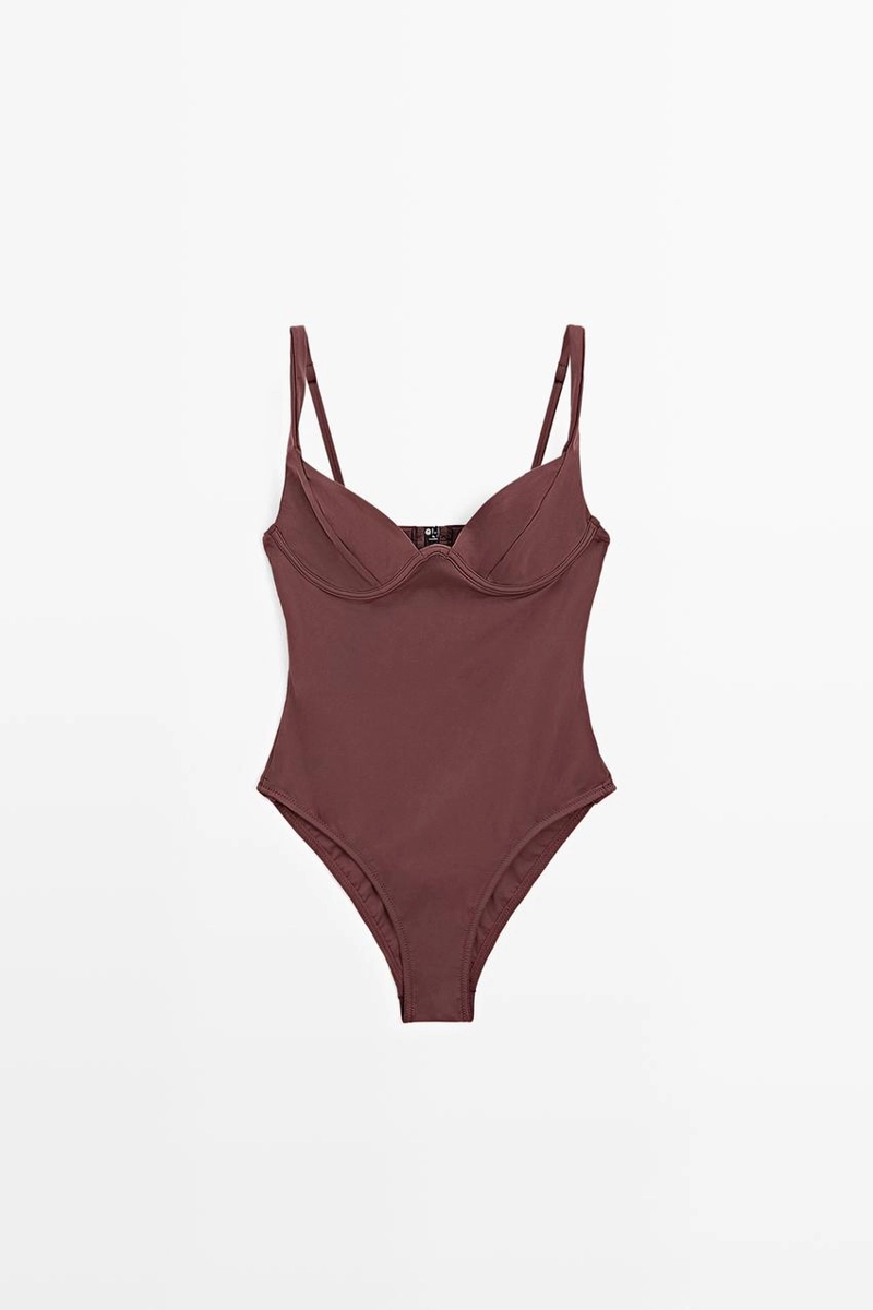 Купальник с поролоновыми чашечками и широкими лямками