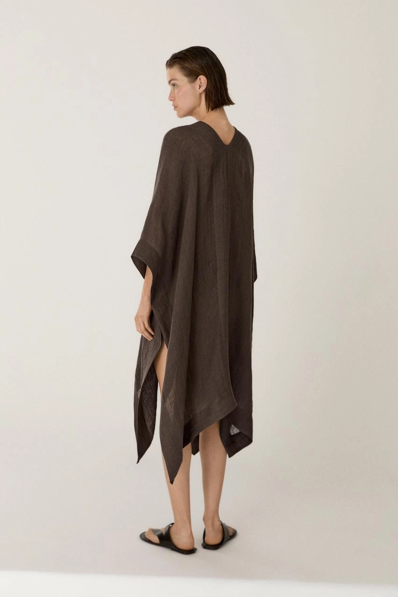 Раскатистая блузка oversize из 100% льна с деталями на спинке