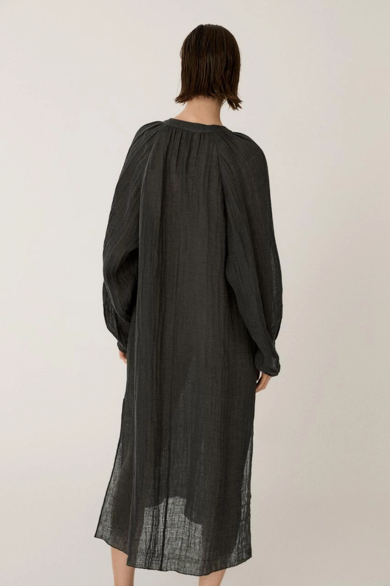 Платье свободного кроя из 100% льна с длинным рукавом