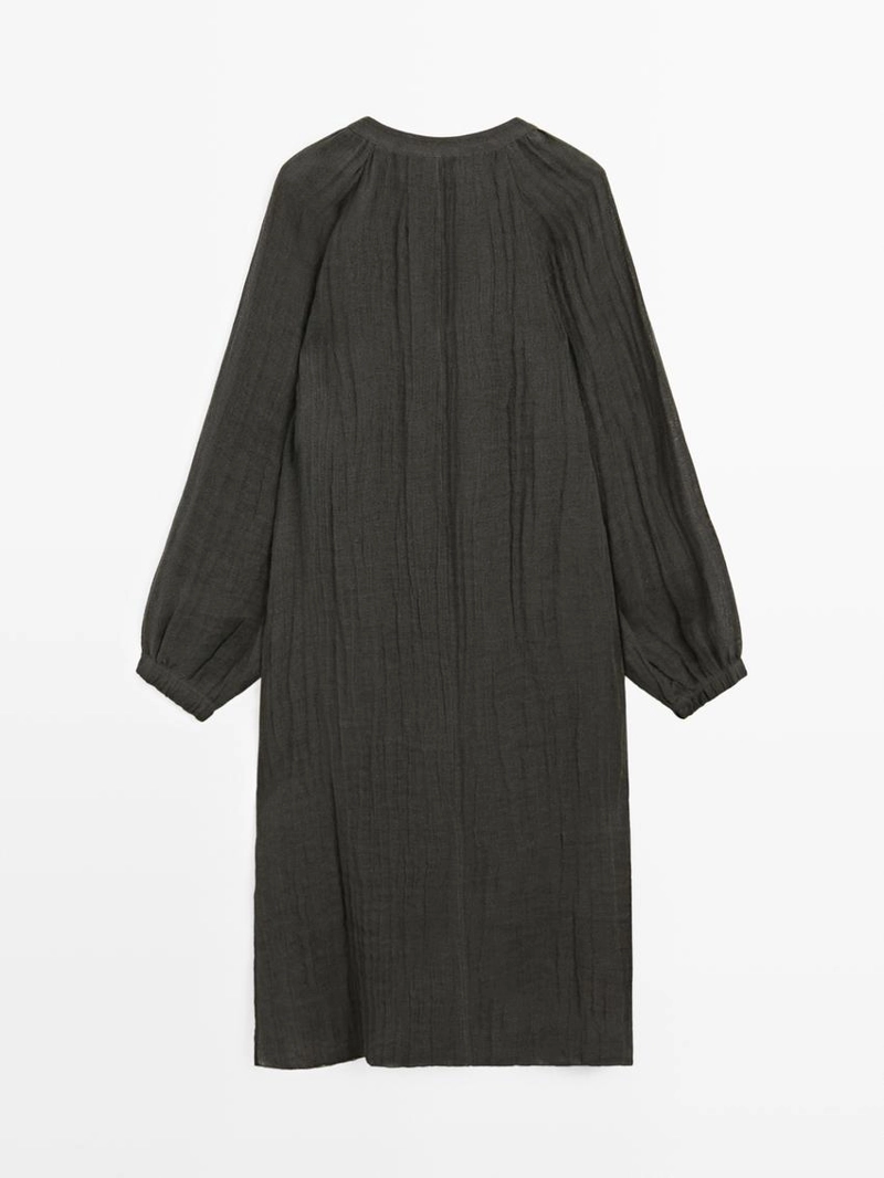 Платье свободного кроя из 100% льна с длинным рукавом