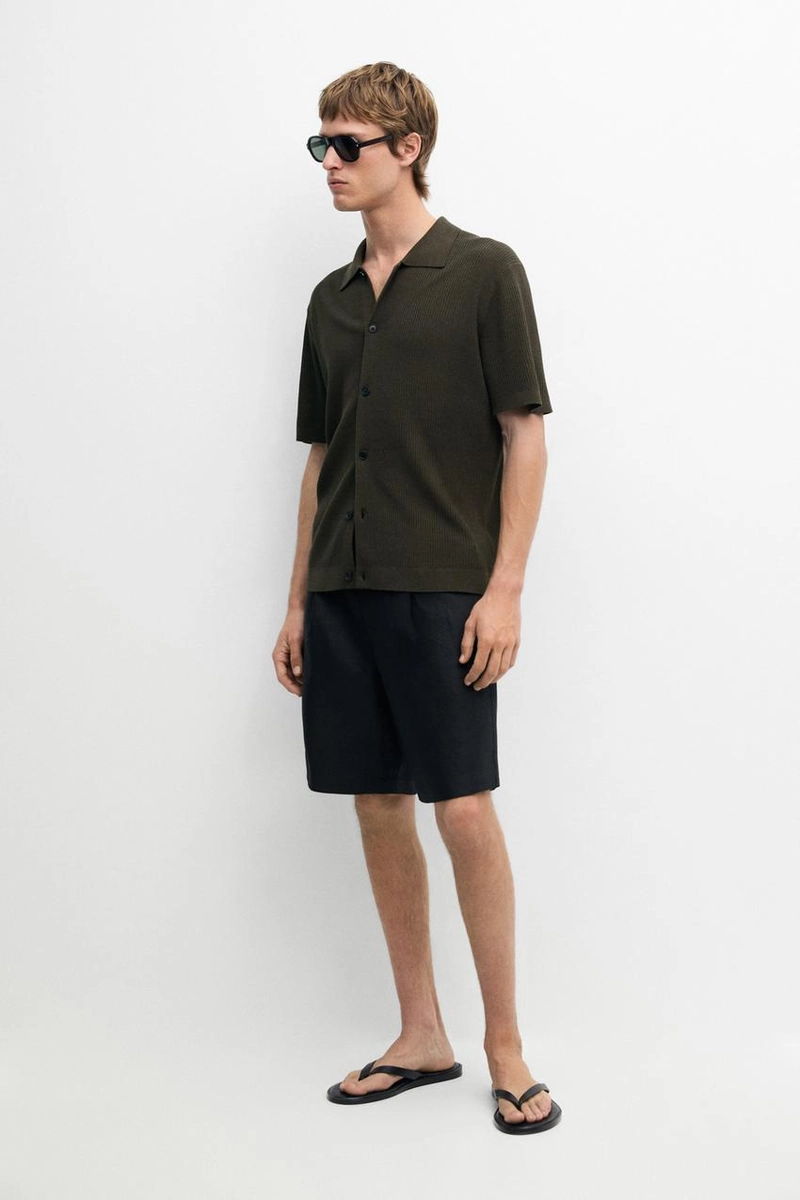 Поло из хлопкового смесового трикотажа с деталями на пуговицах