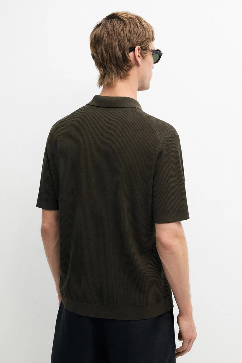 Поло из хлопкового смесового трикотажа с деталями на пуговицах