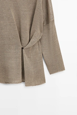 Джемпер из льна с излишне крупной вязкой и деталями на пуговицах- Заказать в России