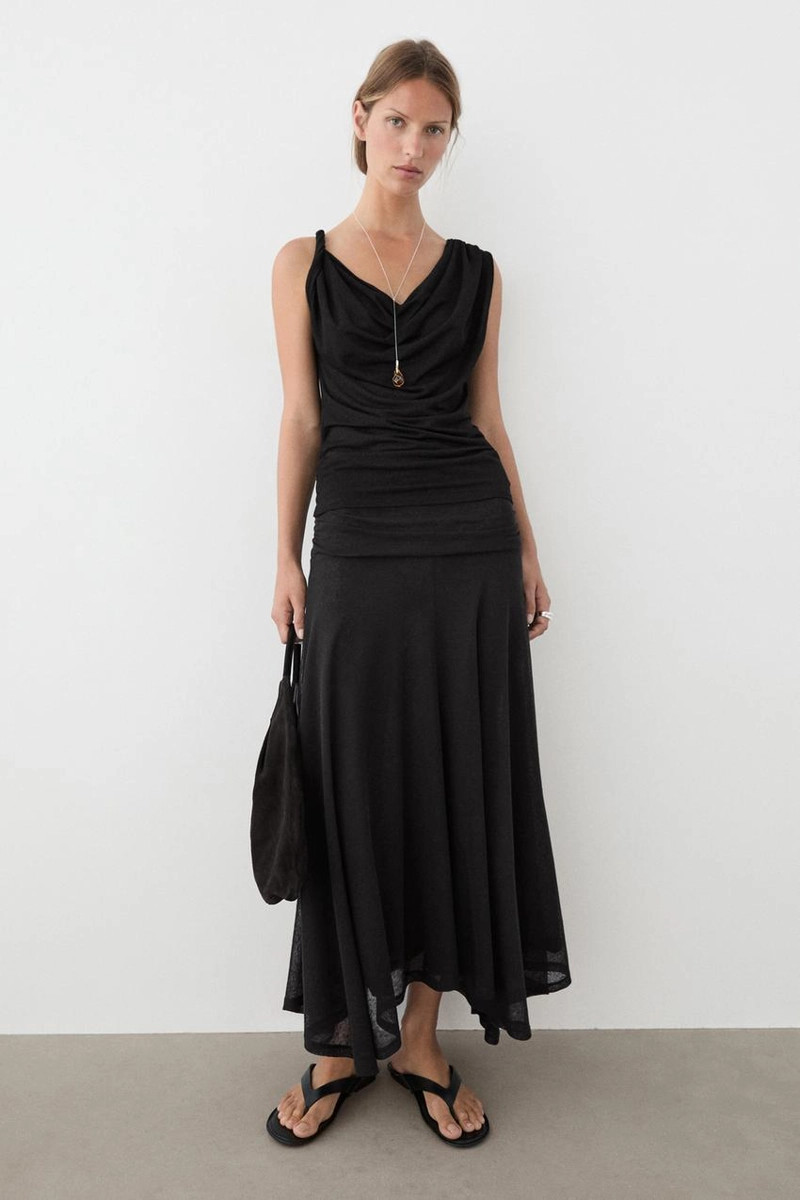 Топ с блестящим драпированным воротником и деталью узла