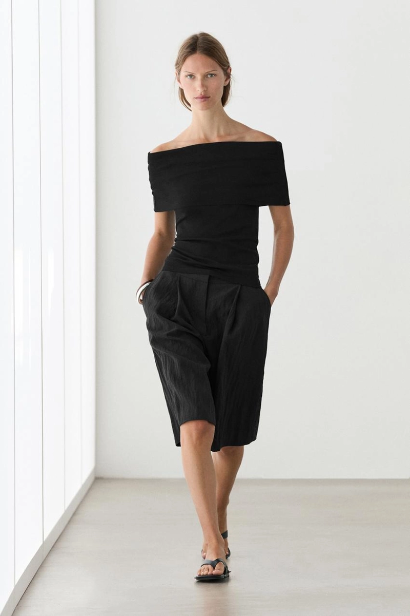 Хлопковый топ с открытыми плечами