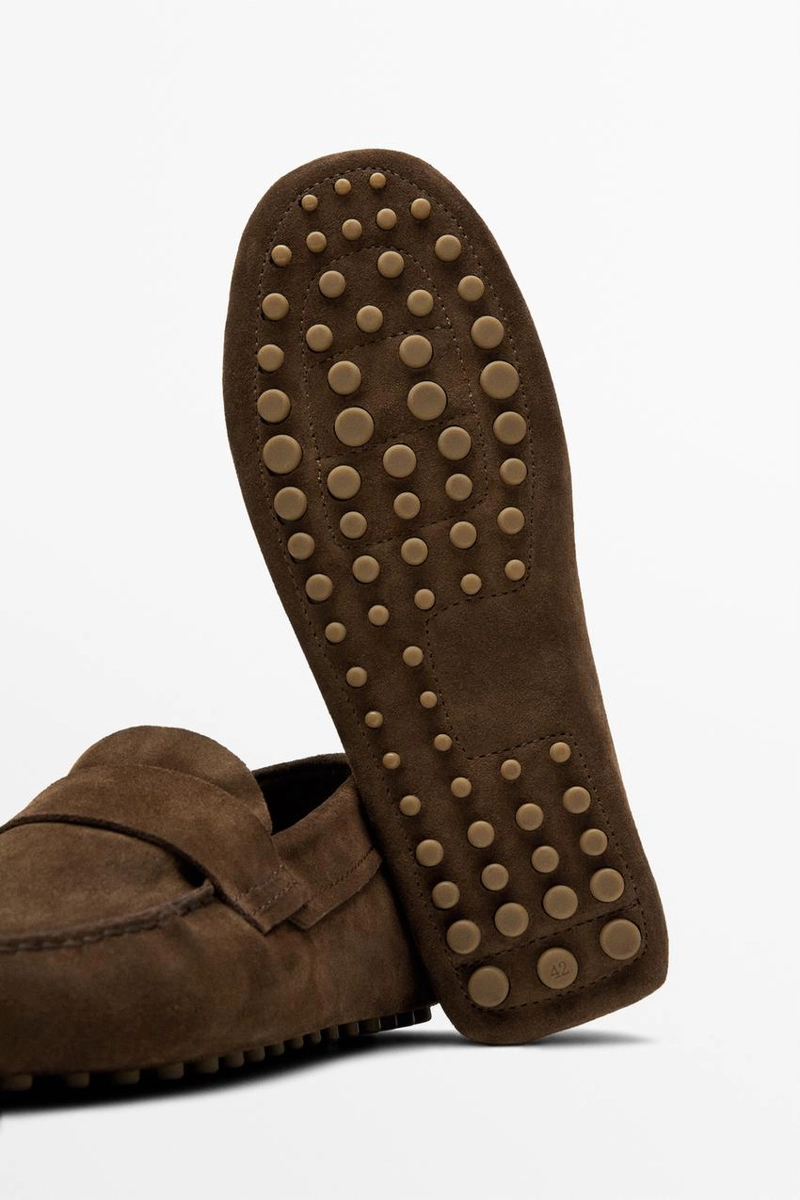 Мягкие туфли-мокасины из кожи