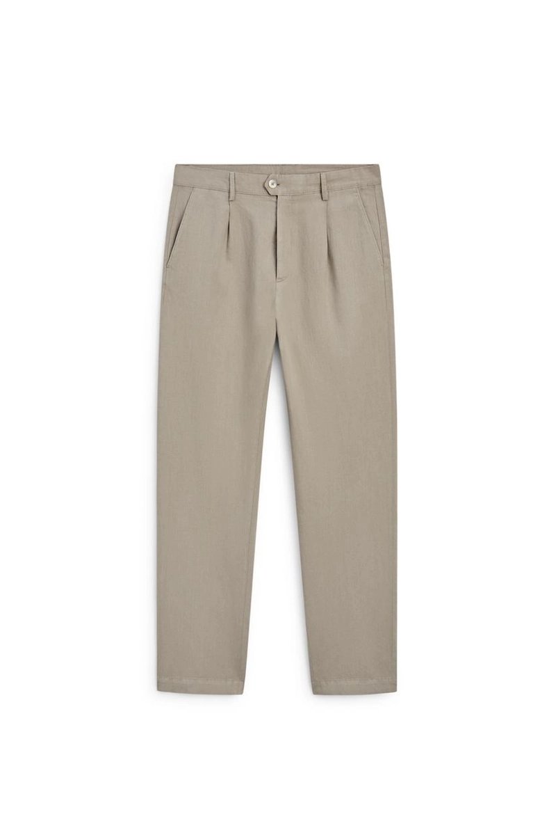 Прямые льняные и хлопковые брюки с линией вытачки