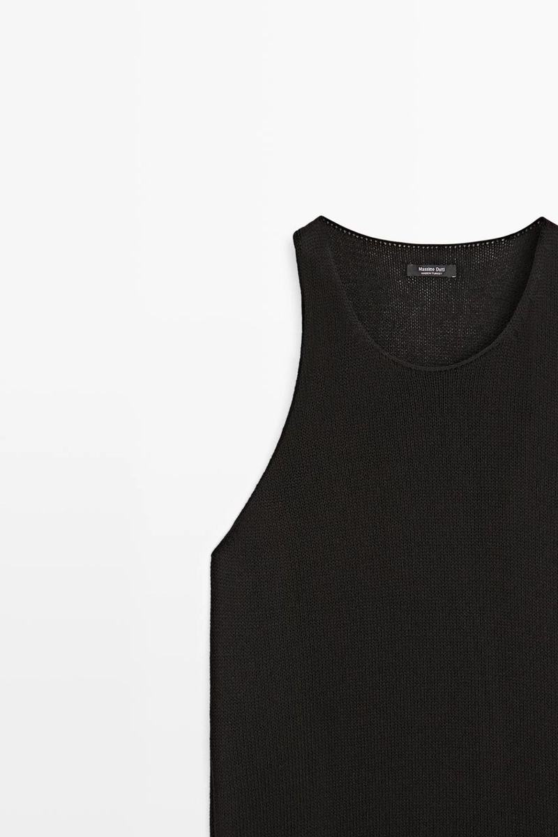 Вязаный топ с открытыми плечами на завязках