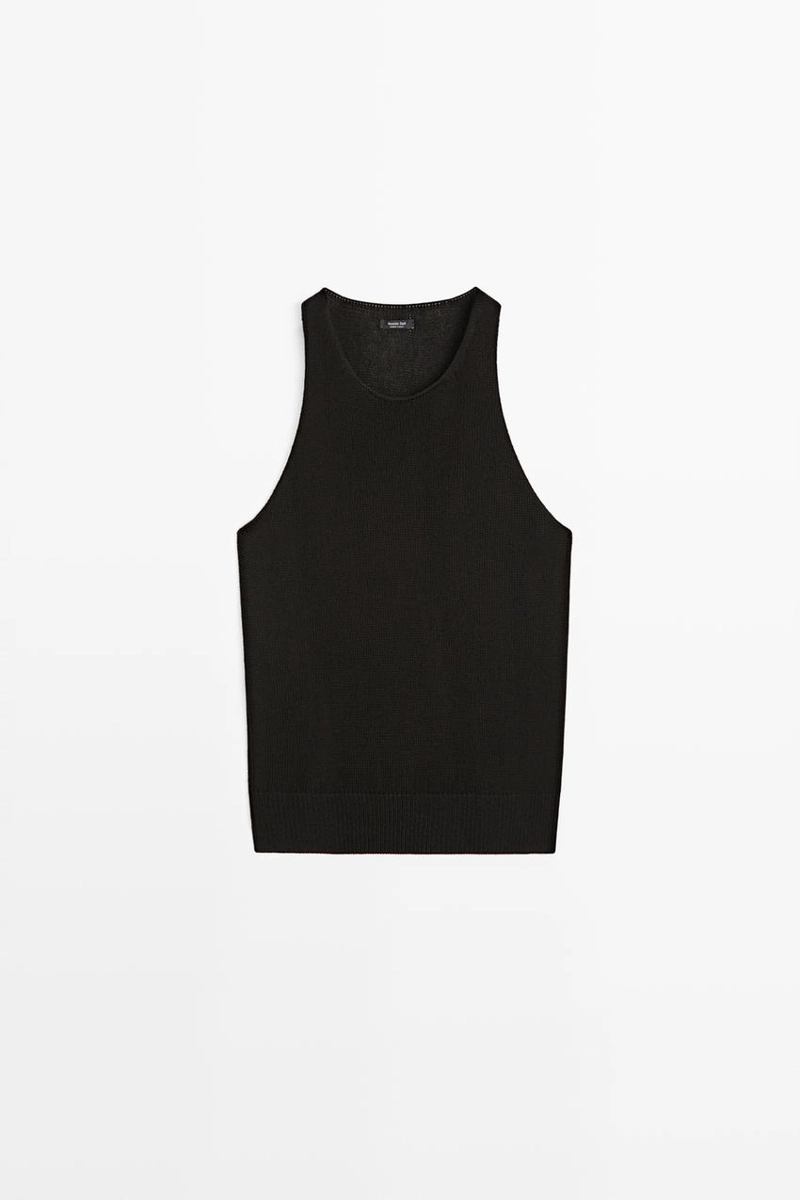 Вязаный топ с открытыми плечами на завязках