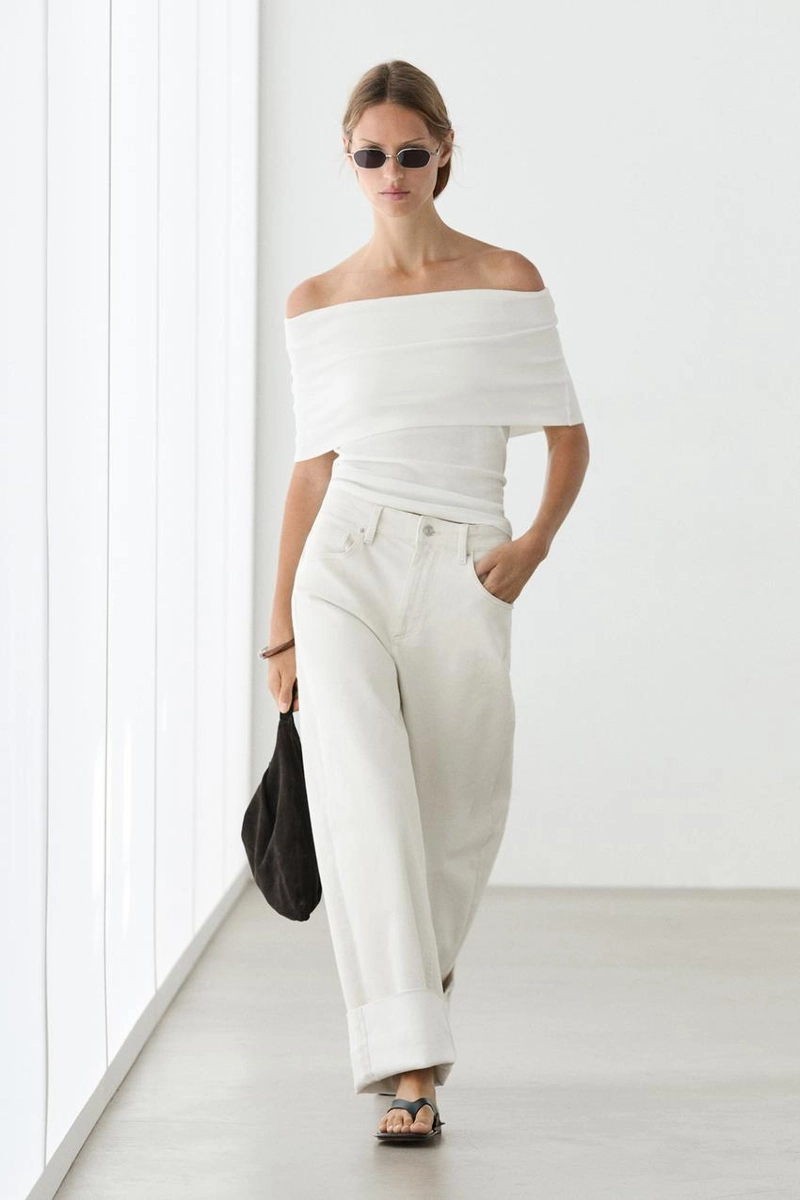 Хлопковый топ на открытых плечах