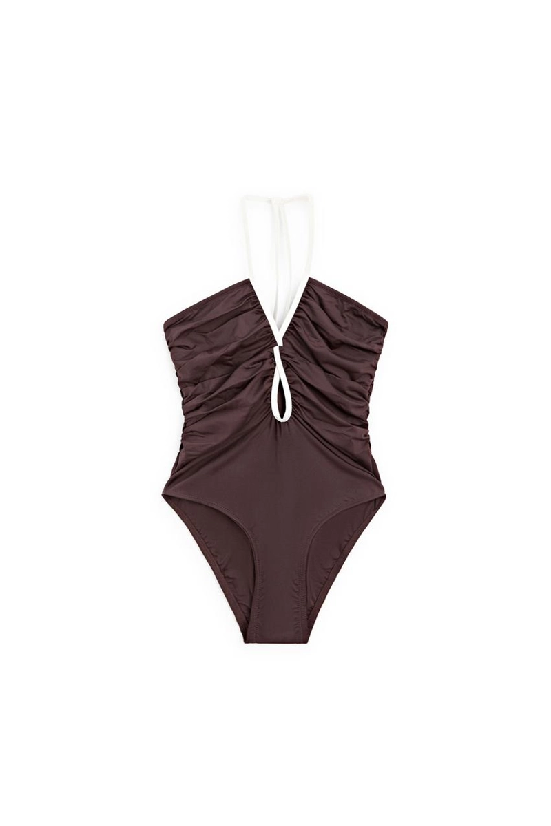 Купальник с контрастными деталями и складками