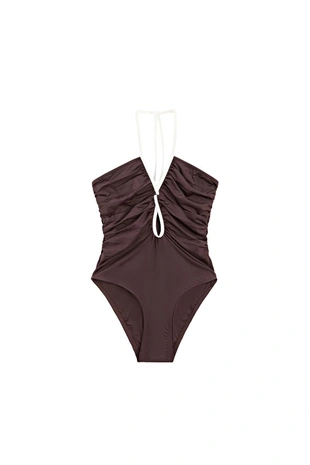 Купальник с контрастными деталями и складками- Заказать в России