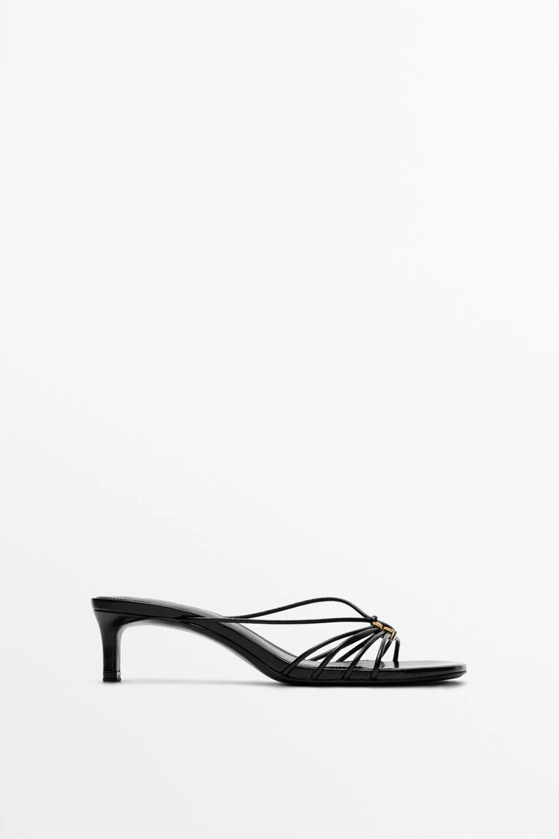 Туфли на каблуке с ремешками и декором