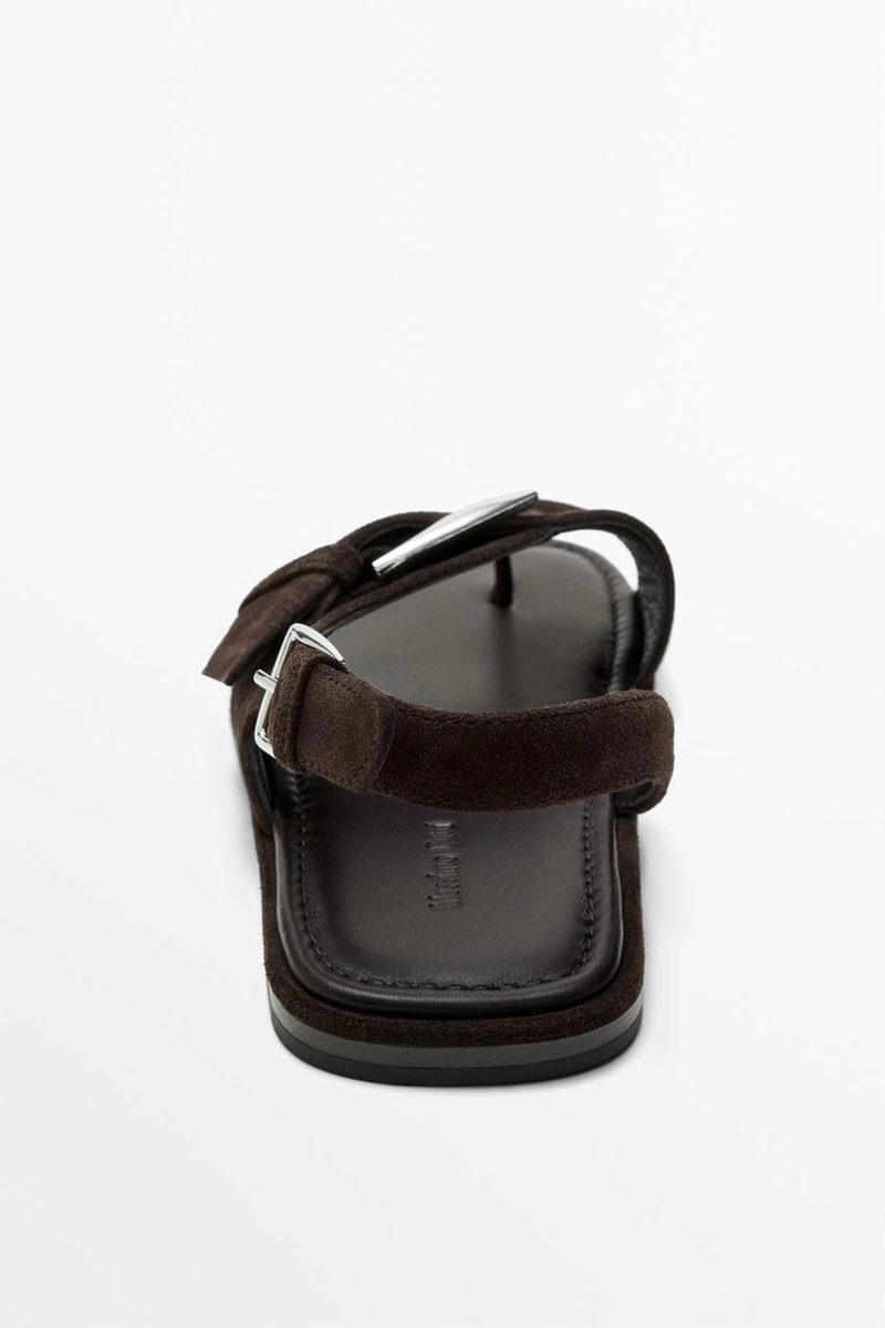 Шлепанцы с металлической пряжкой