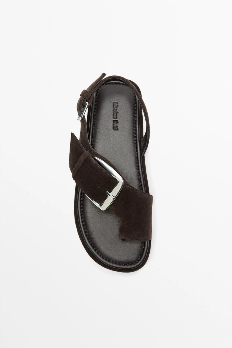 Шлепанцы с металлической пряжкой