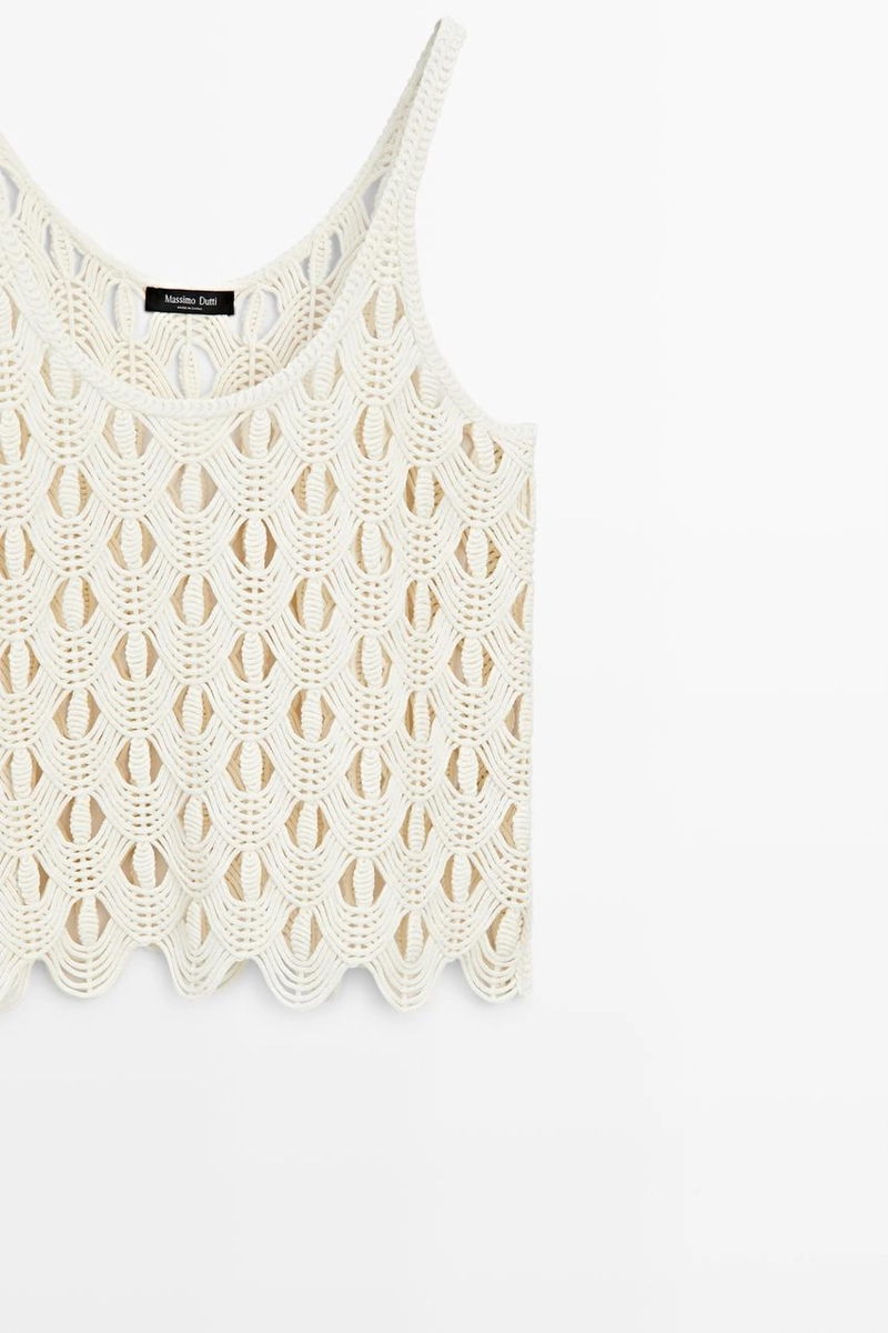 Топ на бретелях с кружевными деталями