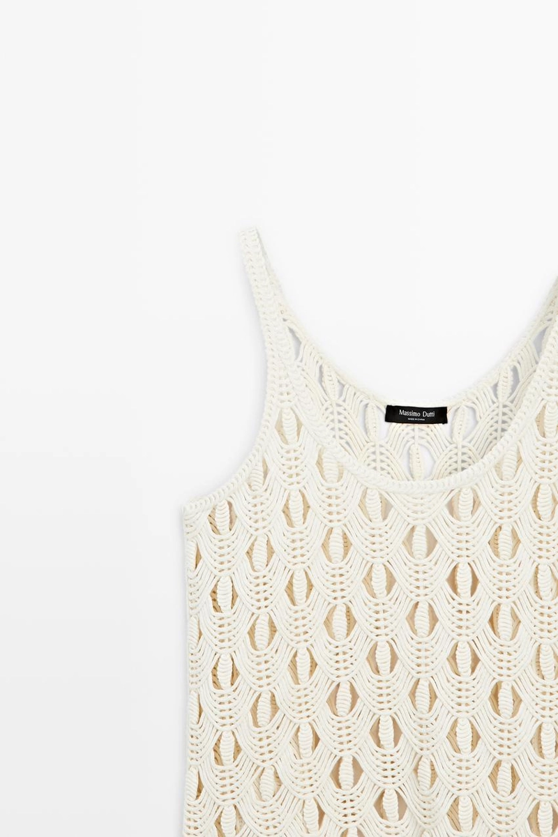 Топ на бретелях с кружевными деталями