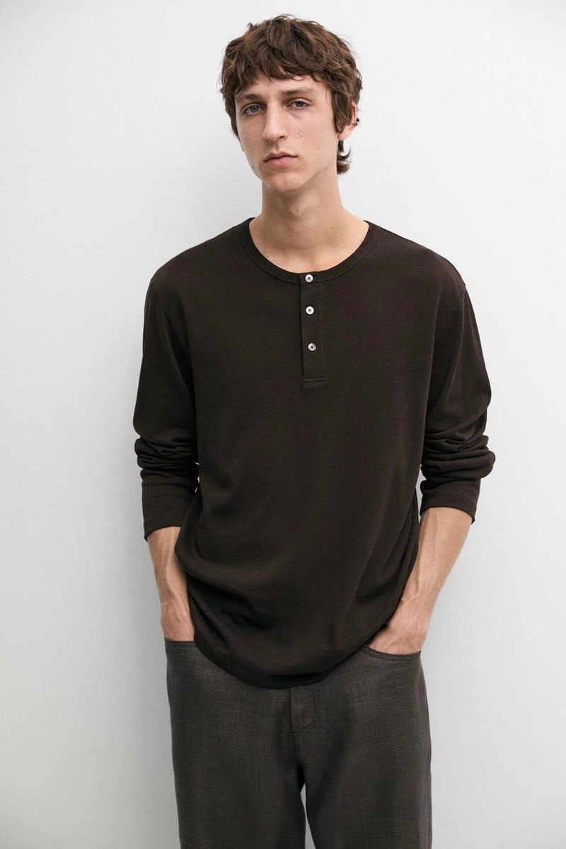 Футболка с длинным рукавом и горловиной henley