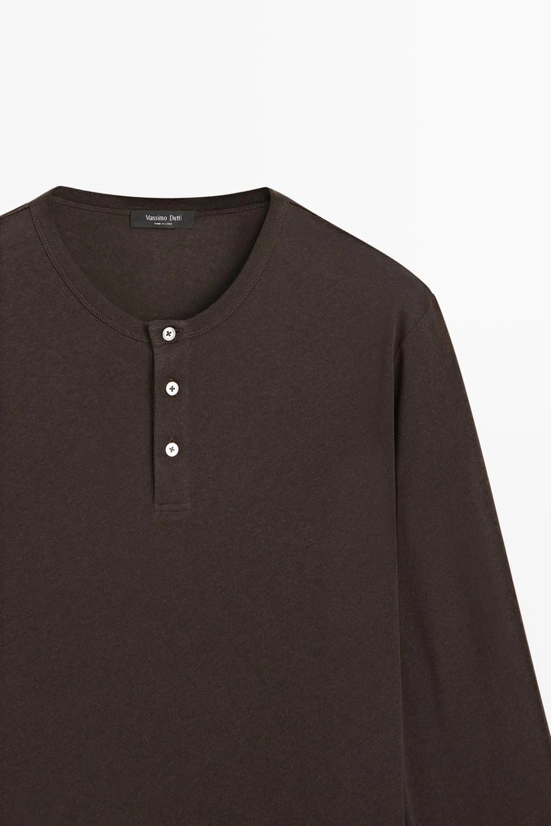 Футболка с длинным рукавом и горловиной henley