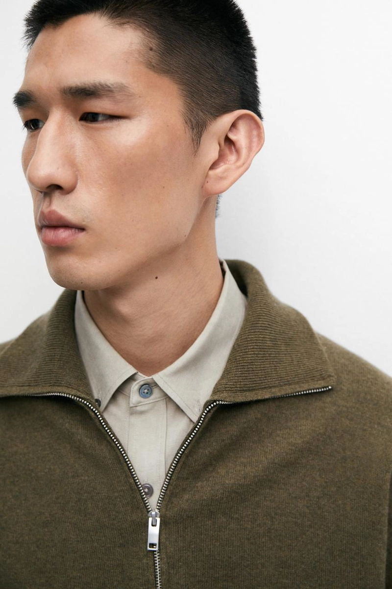 Вязаный свитер с высоким воротником и молнией massimo dutti