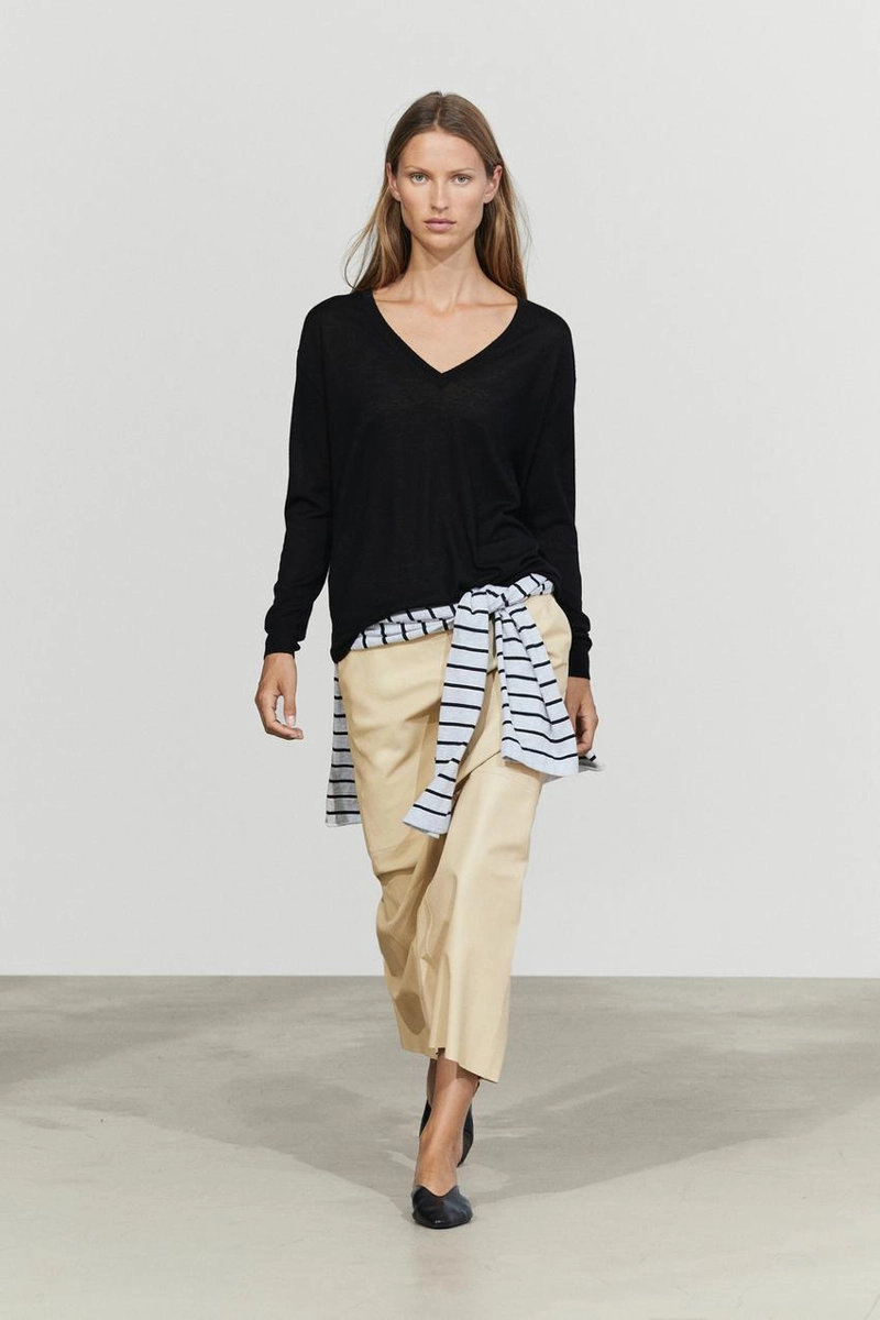 Свитер с v-образным вырезом из 100% шерсти