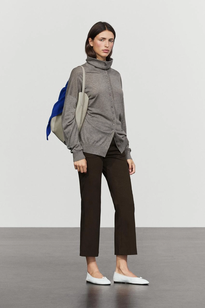 Расклешённые брюки с эластичной посадкой massimo dutti