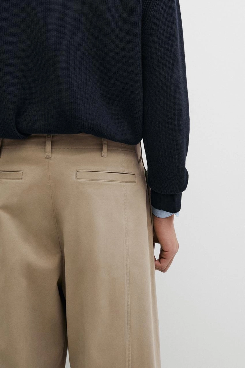 Брюки с защипами и фасоном barrel fit
